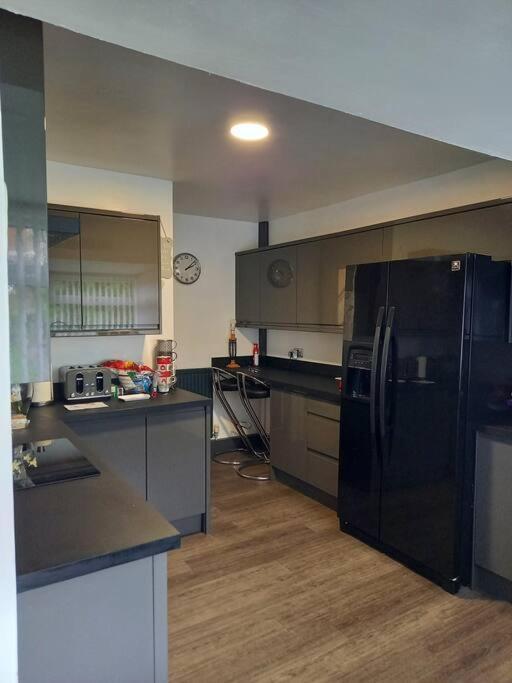 Modernised Home With 2 Bedrooms In Κάρντιφ Εξωτερικό φωτογραφία